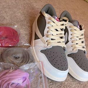 Travis Scott Reverse Mocha